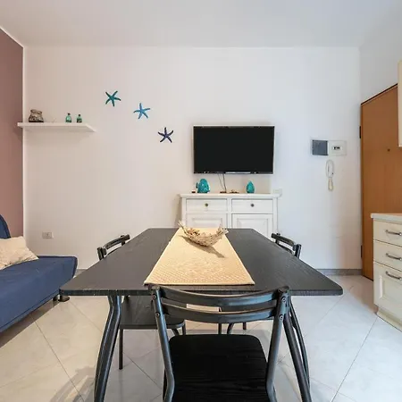 Bilocale Con Piscina A Apartamento *