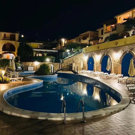 Bilocale Con Piscina A Villasimius