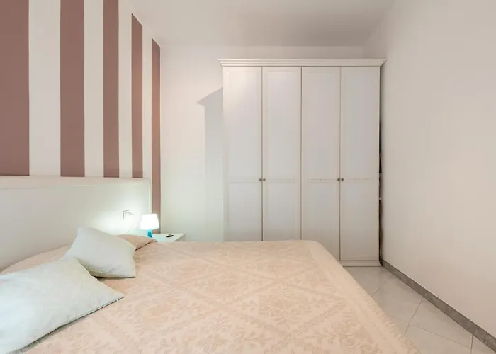 Lejlighed Bilocale Con Piscina A